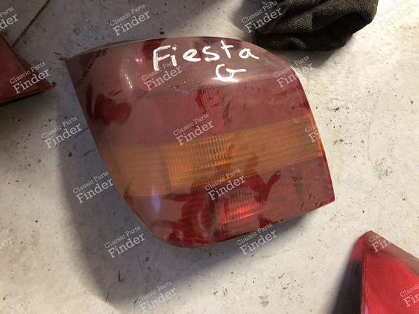 Feu arrière gauche - FORD Fiesta / Courier - 67595254- 0