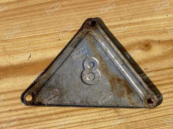 Triangle 8 attaches to rear fender - CITROËN Rosalie - 1
