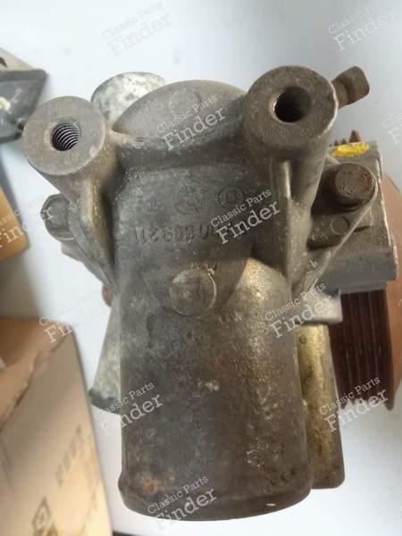 Wasserpumpe Renault 25 V6 - RENAULT 25 (R25) - 7700599211- 2