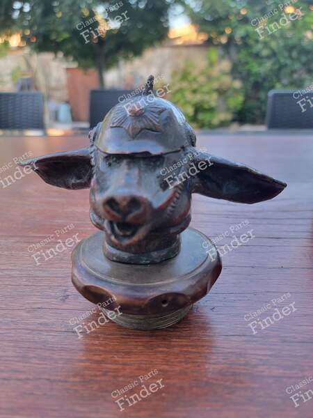 Radiator cap with a satirical design - AMILCAR CC - 0