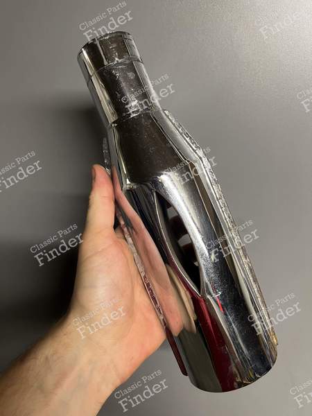 Sortie d'échappement de la Ferrari 250 Lusso - FERRARI 250 GT Lusso - 0