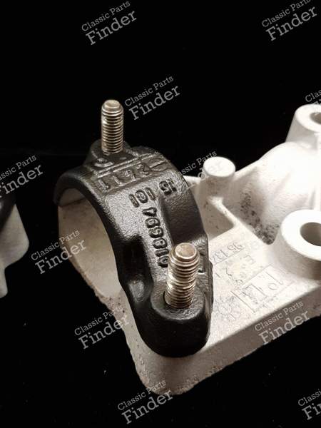 Anti Roll Bar Bearing Clamp (PAIR) - PEUGEOT 605 - 3527.10- 4