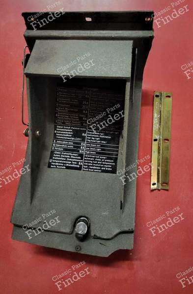 Deckel des Sicherungskastens - BMW 2500/2800/2.8/3.0/3.3 (E3) - 1