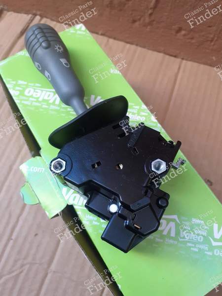 Commutateur coté gauche - RENAULT Twingo I - 61460063 / 7701054305- 1