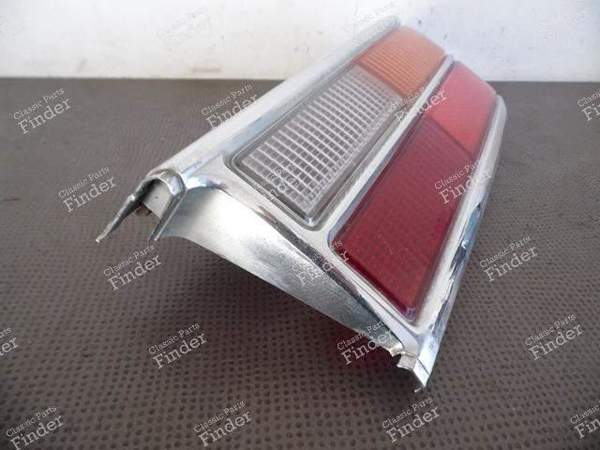 CABOCHON RIGHT TAIL LIGHT BMW 2000 "NEUE KLASSE - BMW 1500 / 1600 / 1800 / 2000 (Neue Klasse) - 2