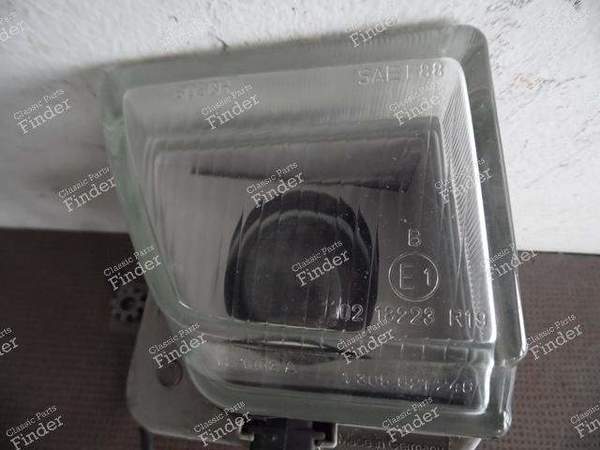 ANTIBROUILLARD DROIT PHASE 1 - MERCEDES BENZ SL (R129) - Bosch 0305120002  Mercedes 1298200256 ou A1298200256- 0