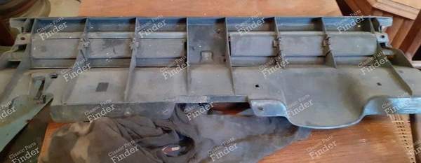 Grille for Peugeot 405 - PEUGEOT 405 / Pars / Khazar - 9255588877 (?)- 1