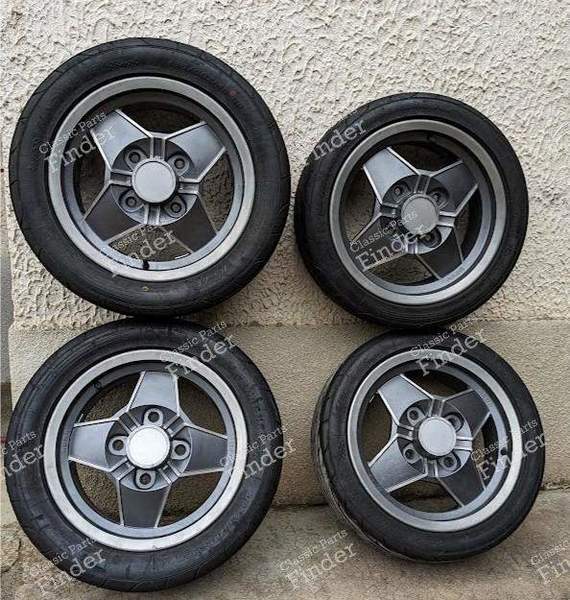 4 Momo rims - VOLKSWAGEN (VW) Käfer / Beetle / Coccinelle / Escarabajo - 0