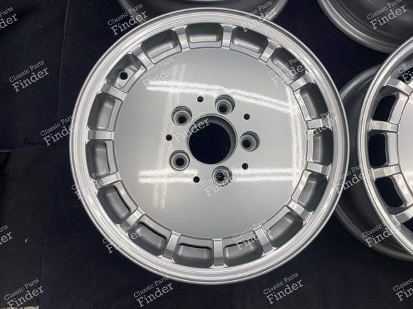 Alloy Wheels 'Gullideckel' 2014001502; 6.5Jx15 ET49 - MERCEDES BENZ 190 (W201) - 3