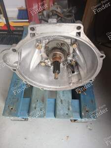 4-speed manual transmission - MERCEDES BENZ W108 / W109 - 1112610501- thumb-0