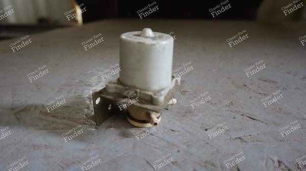 Pompe de lave-glace - PEUGEOT 304 - 6434.22- 2