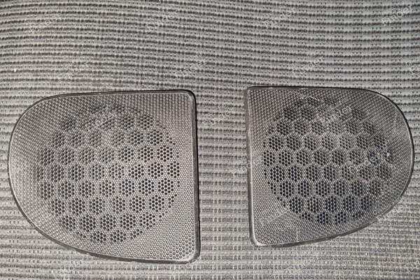 Speaker grilles - RENAULT Twingo I - 7700422526 (D) / 7700422525 (G)- 2