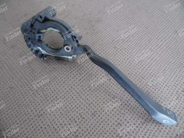 COMMODO ESSUIE-GLACE PORSCHE 944 & 924 - PORSCHE 944 - Référence 477953505 ou 47795390201C- 0