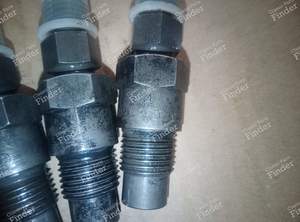 Jeu de 4 injecteurs Kugelfischer - PEUGEOT 504 Coupé / Cabriolet - DLO20D- thumb-1