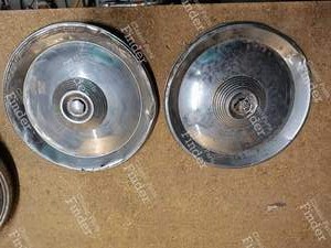 2 Enjoliveurs chromés - PEUGEOT 204