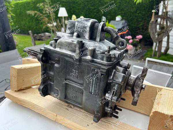 Original 4-speed manual gearbox - MERCEDES BENZ W108 / W109 - 1112610501- 3