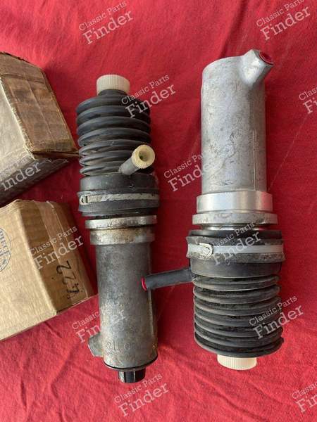 Zwei Zylinder der Vorderradaufhängung neu Herkunft DS 19 oder 21 (1956-1966) - CITROËN DS / ID - 4342547 (?)- 2