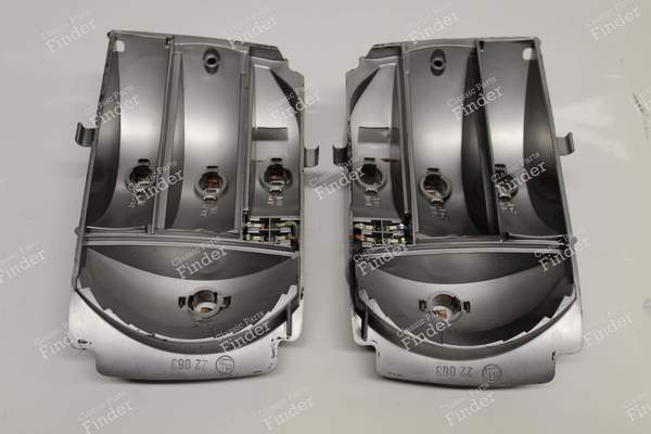 Set Rücklichtfassung Links + Rechts - BMW 1502 / 1602 / 1802 / 2002 / Touring (02-Serie) - 22063- 0