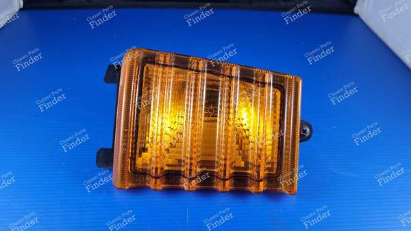 Original left front turn signal light - RENAULT Master - 10640- 1
