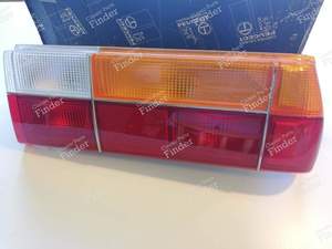 Feu arrière droit pour 305 phase 2 - PEUGEOT 305 - OEM: 6351.62 / 1120801- thumb-7