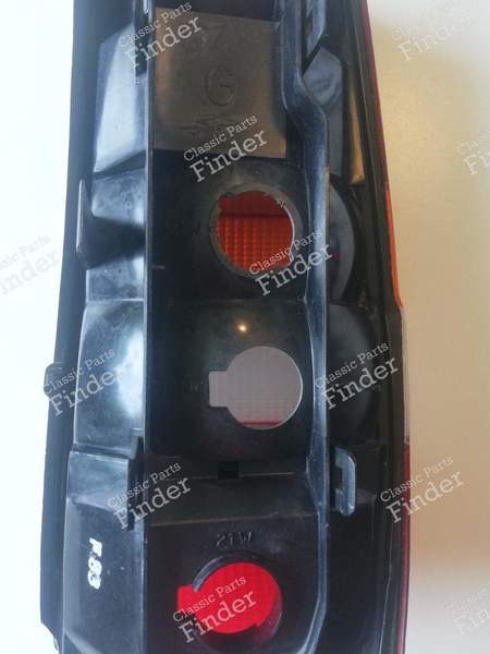Left rear light - station wagon version - PEUGEOT 305 - 20900- 5