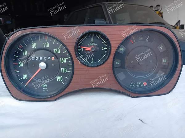 Zählerblock mit Uhr - AUDI 80 (B1) - W0975- 0