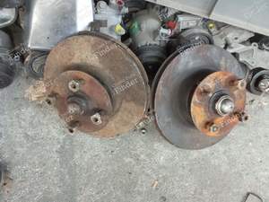 Pivot hubs - TRIUMPH TR6