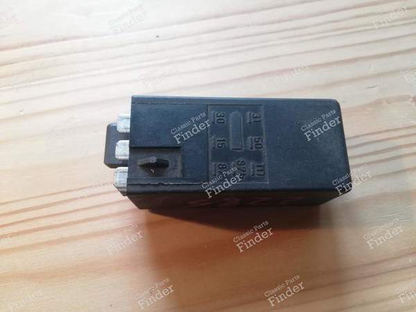 Original BMW Benzinpumpenrelais - BMW 3 (E30) - OEM BMW: 1286727 - Ref. Siemens: Siemens 5WK2221- 3