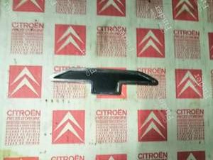 Sigle 'Turbo' sur capot - CITROËN CX