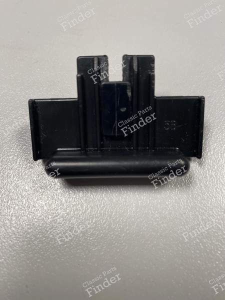 FERMETURE DE BOITE A FUSIBLE - PEUGEOT 205 - 0