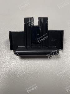 FERMETURE DE BOITE A FUSIBLE - PEUGEOT 205