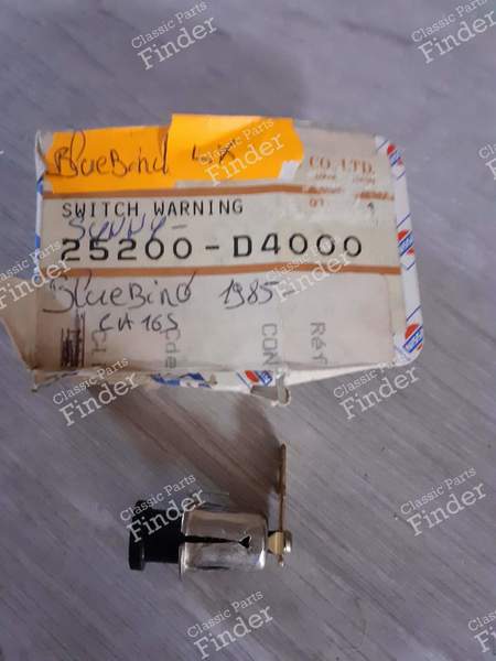 Trunk switch - NISSAN Bluebird / Stanza (U12) - 25200D4000- 0