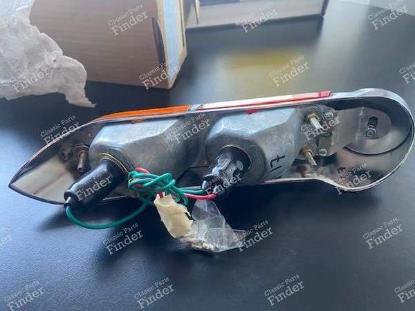 BLOC FEU ARRIERE COMPLET - JAGUAR Type E - OEM: Lucas L651 (?)- 2