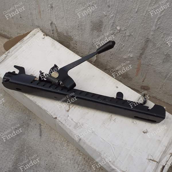 Glissière de siège - 204 et 304 - PEUGEOT 204 - 8917.13- 0