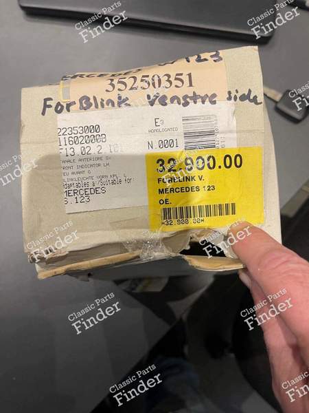 Front turn signal lamp - Left side - MERCEDES BENZ W123 - Equiv. A0008200421 / 35250351- 3