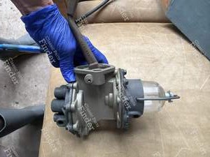 Pompe à carburant d'époque, remise à neuf - FORD V8 (37'-40') - thumb-1