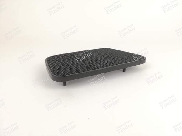 Volkswagen Golf Cabriolet - Pair of rear speaker grills (left and right) - VOLKSWAGEN (VW) Golf I / Rabbit / Caddy / Jetta - Ref. OEM: 155867149 THA (gauche) / 155867150 THA (droite)- 2