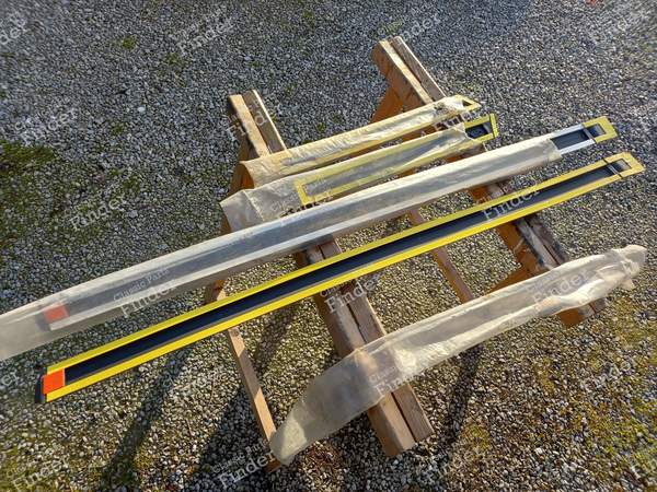 4 Zierleisten / Türleisten - 3-türige Version - VOLKSWAGEN (VW) Golf II / Jetta - 191853516B 191853515B 191853535B 191853536B- 1