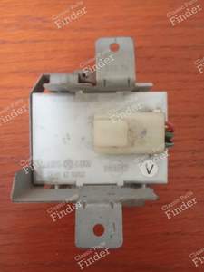 Digital watch - NISSAN Bluebird (U11) - 2582013101 / NA570 / 204TA- thumb-3