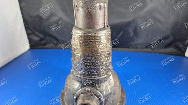 Wagenheber Typ 'Flasche' alt MICHELIN - DELAGE DR - FOREST- 2