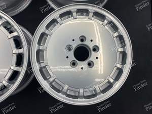 Jantes en alliage originales Mercedes W201 'Gullideckel' 6Jx15 ET49 - MERCEDES BENZ 190 (W201) - 20140012502- thumb-3