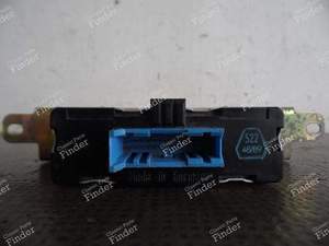 MODULE DE COMMANDE REGULATEUR DE VITESSE 1388043 BMW E32 & E34 - BMW 7 (E32) - BMW 1388043 ou 65711388043- thumb-3