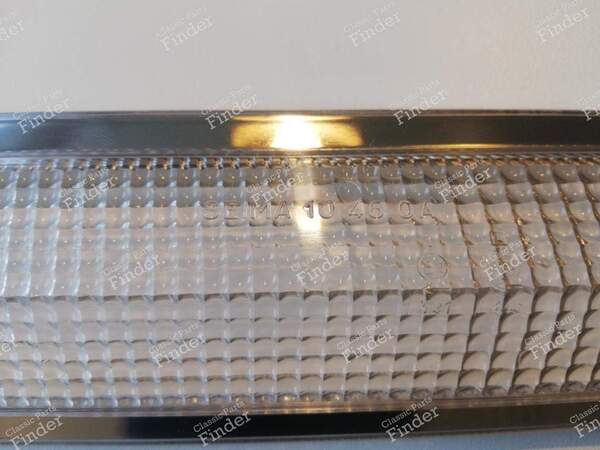 Feu clignotant / veilleuse avant droit - PEUGEOT 504 - 1046 0A- 5