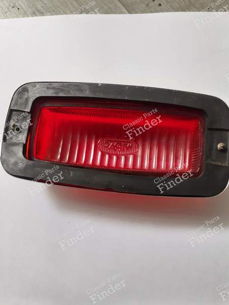 Red glass fire cabochon - TRIUMPH Herald / Courier - 7367- 1