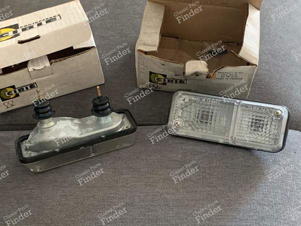 White flashers / nightlights - RENAULT 12 / Virage (R12) - 3076A- 2