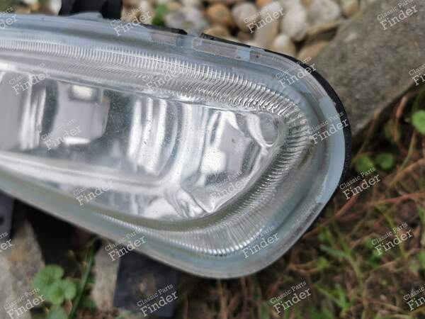 Front right fog light (older shape of front bumper) - PEUGEOT 406 Coupé - 67720881- 5