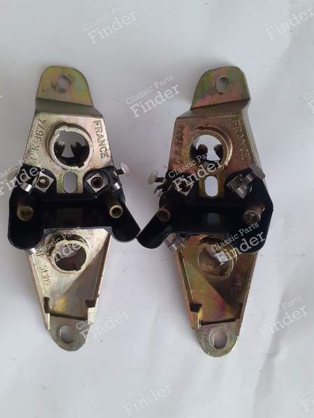 Platines porte ampoules arrière - RENAULT 4 / 3 / F (R4) - PK3674-51315 (D & G)- 1