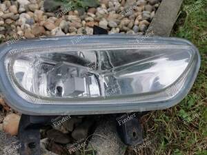 Front right fog light (older shape of front bumper) - PEUGEOT 406 Coupé - 67720881- thumb-3