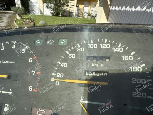 Compteur de Toyota TA60 - TOYOTA Celica (A60) - 1573001940 / 8301094570- 4