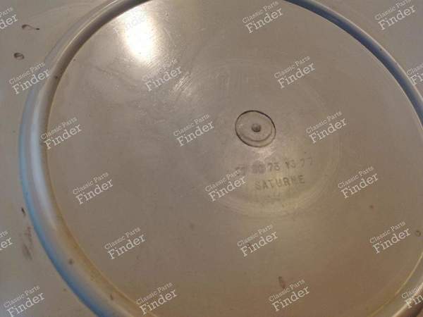 Saturne' white hubcap - RENAULT 9 / Alliance / Broadway / 11 / Encore (R9 / R11) - 7700731677- 7